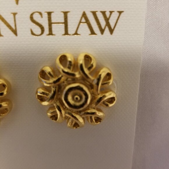 NEW Susan Shaw Rosette Stud Earrings - Picture 2 of 3